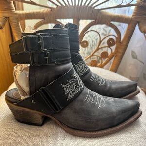 Freebird Waylon Black distressed leather western Booties
